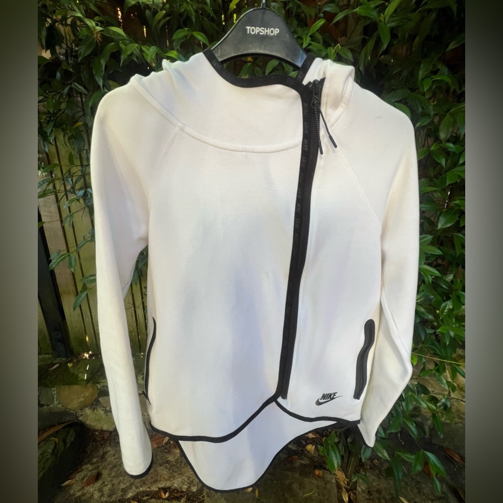 White Nike’s high low jacket with hood